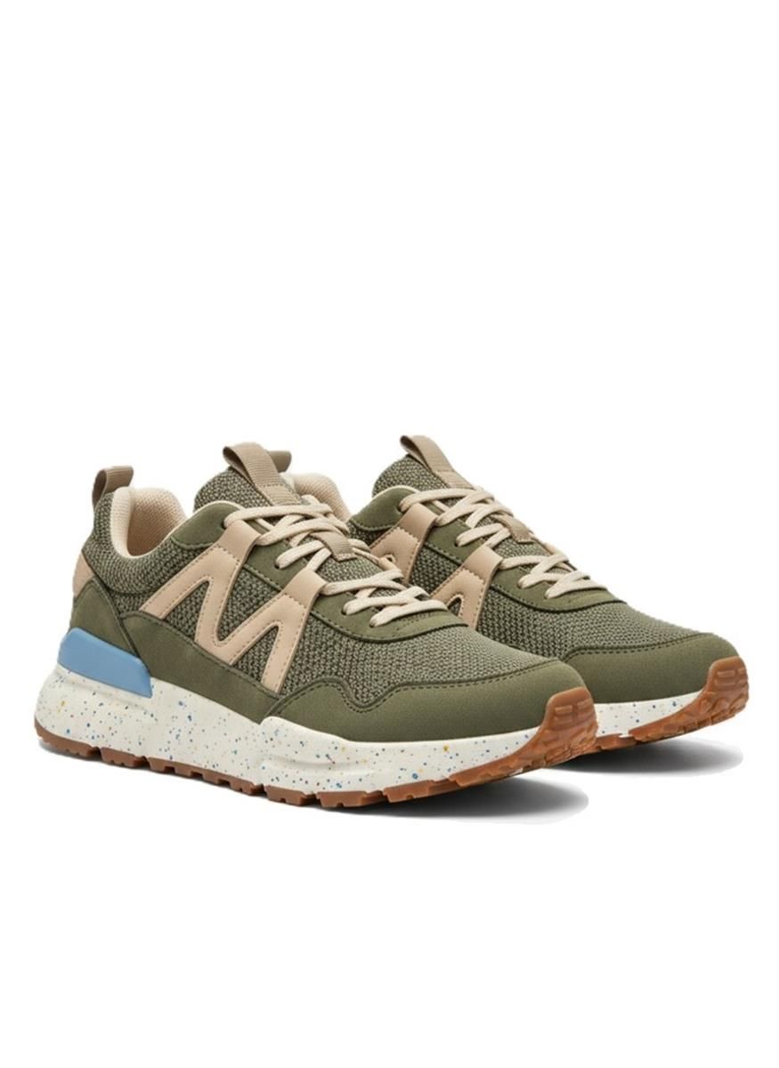 Urban Trail Sneaker